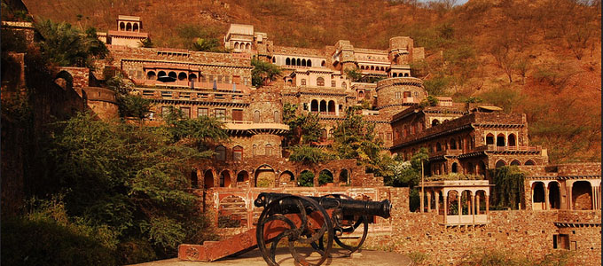 Neemrana Fort