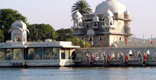 udaipur trip from delhi, places to visit in udaipur, delhi to udaipur