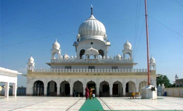 places to visit in faridkot, hotels in faridkot, Faridkot fort in punjab,gurudwara tilla baba farid faridkot
