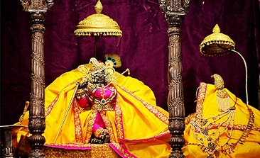 vrindavan tourism,Banke Bihari Mandir, hotels near banke bihari temple, iskcon temple vrindavan, vrindavan temple list, delhi to vrindavan bus service volvo