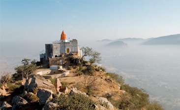 pushkar temple , pushkar india hotels ,pushkar mela, Savitri Temple in Pushkar, Brahma Temple pushkar,delhi to pushkar bus,delhi to pushkar volvo bus