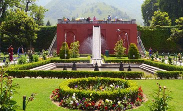 Srinagar tourism, srinagar tour package, places to visit in srinagar, srinagar trip, srinagar holiday packages, delhi to srinagar volvo bus, volvo bus from delhi to srinagar