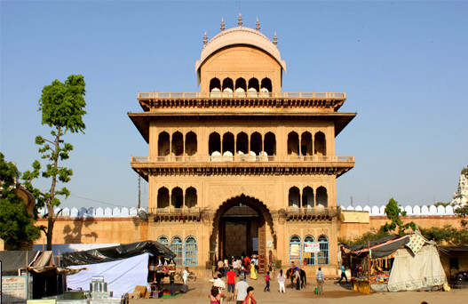 vrindavan temple,mathura vrindavan tour, vrindavan tourism, sehgal transport
