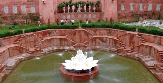 Brahma Kund at Haridwar, char dham yatra, char dham yatra package, char dham yatra package cost, chardham tour packages, luxury bus service in delhi, Kempty Fall, Kashi Vishwanath temple, Alaknanda in Devprayag, volvo bus booking, bus hire in delhi, bus on rent