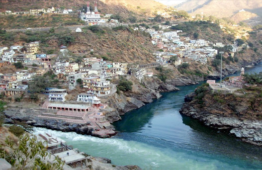 Brahma Kund at Haridwar, char dham yatra, char dham yatra package, char dham yatra package cost, chardham tour packages, luxury bus service in delhi, Kempty Fall, Kashi Vishwanath temple, Alaknanda in Devprayag, volvo bus booking, bus hire in delhi, bus on rent