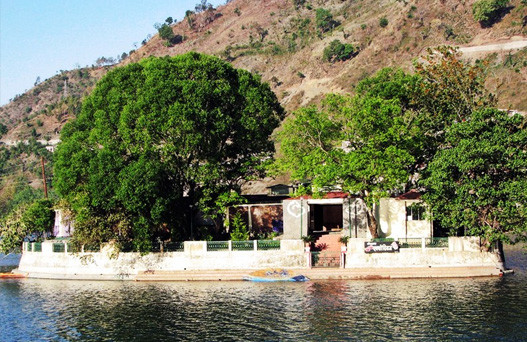 places to visit in bhimtal, delhi to bhimtal bus, bhimtal uttarakhand, bhimtal lake, mountain club bhimtal, things to do in bhimtal, trekking in bhimtal, camping in bhimtal, sehgal transport