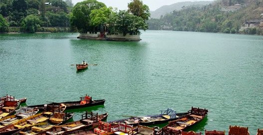 places to visit in bhimtal, delhi to bhimtal bus, bhimtal uttarakhand, bhimtal lake, mountain club bhimtal, things to do in bhimtal, trekking in bhimtal, camping in bhimtal, sehgal transport