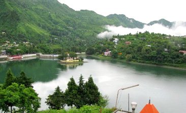 places to visit in bhimtal, delhi to bhimtal bus, bhimtal uttarakhand, bhimtal lake, mountain club bhimtal, things to do in bhimtal, trekking in bhimtal, camping in bhimtal, sehgal transport