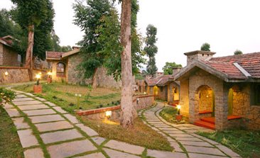 places to visit in bhimtal, delhi to bhimtal bus, bhimtal uttarakhand, bhimtal lake, mountain club bhimtal, things to do in bhimtal, trekking in bhimtal, camping in bhimtal, sehgal transport