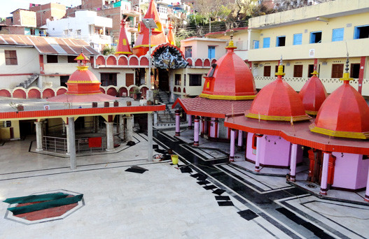 places to visit in bhimtal, delhi to bhimtal bus, bhimtal uttarakhand, bhimtal lake, mountain club bhimtal, things to do in bhimtal, trekking in bhimtal, camping in bhimtal, sehgal transport