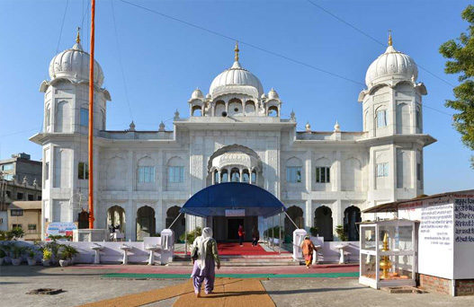 mohali tourist places, places to visit in mohali, gurdwara amb sahib, baba banda singh bahadur war memorial, fateh burj, mohali weather, delhi to mohali volvo bus, volvo bus from delhi to chandigarh, tempo traveller on rent in Delhi, Tata Coach On Hire In Delhi